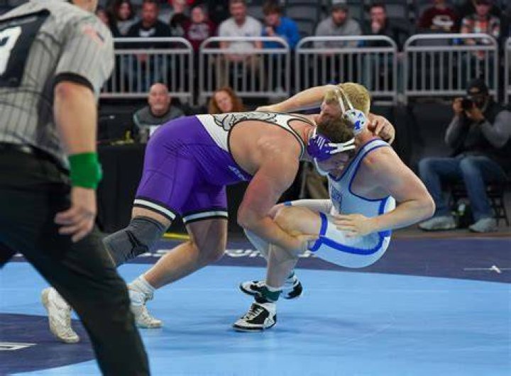 Does Indiana have a Wrestling team?