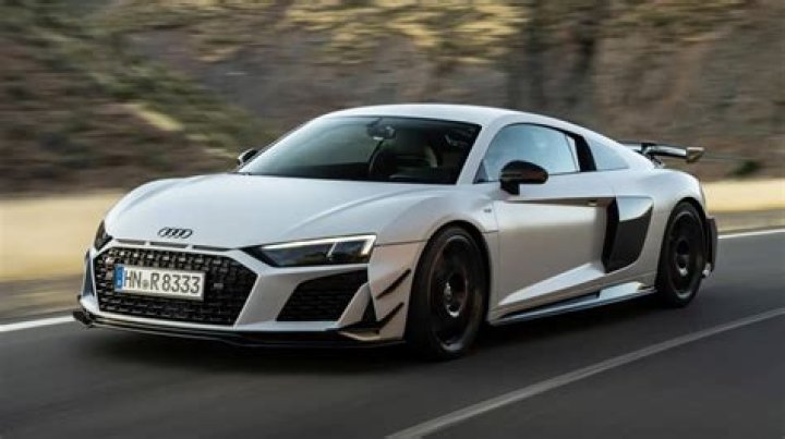 Is Audi R8 expensive to maintain?