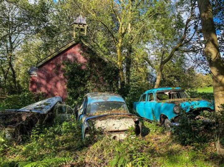 Is it illegal to go in abandoned buildings UK?