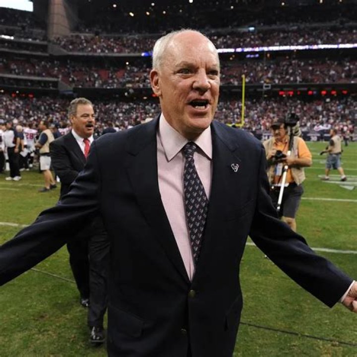 What is Bob McNair net worth?